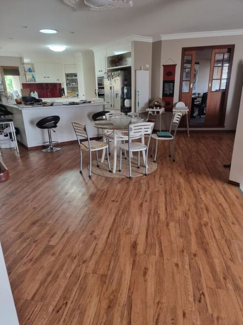 Open Plan Large Home - Accommodation 4U 0