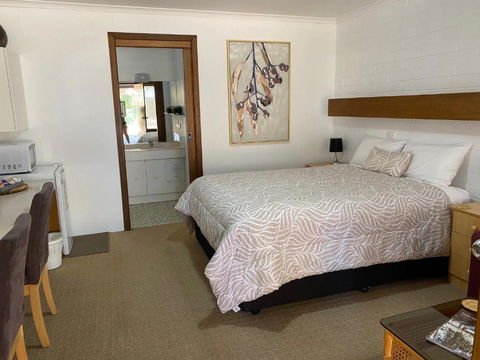 Orana Motor Inn - Accommodation 4U 1