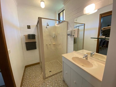 Orana Motor Inn - Accommodation 4U 3