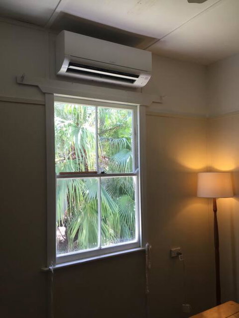 Original Surf Cottage In Heart Of Pottsville Beach - Accommodation 4U 3