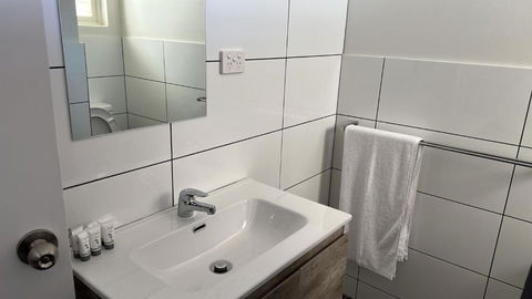 OUYEN MOTEL - Accommodation 4U 3