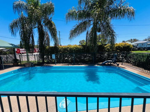 OVERLANDER MOTOR LODGE - Accommodation 4U 0