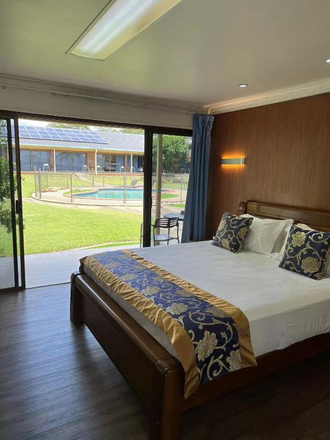 Oxley Motor Inn - Accommodation 4U 3