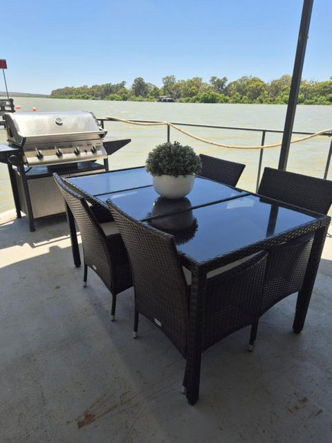 Paddle Wheeler Lilian - Accommodation 4U 1