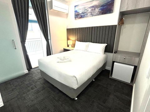 Palace Hotel Proserpine - Accommodation 4U 3