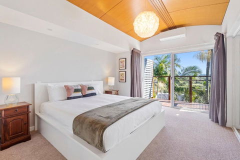 Paradise Palms - Resort Retreat With Panoramic Views - Accommodation 4U 1