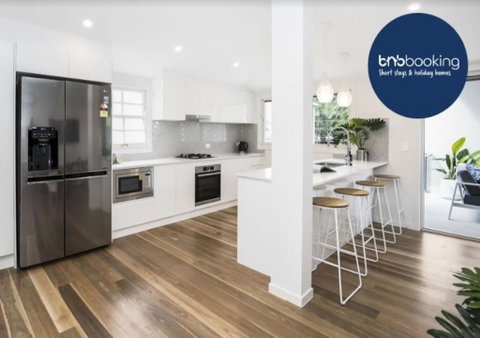 Park Avenue Terrace House Sleeps 9 - Accommodation 4U 0