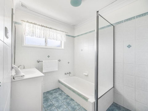 Peaceful 3BR Comfy Unit Sunnybank Near Everything - Accommodation 4U 3