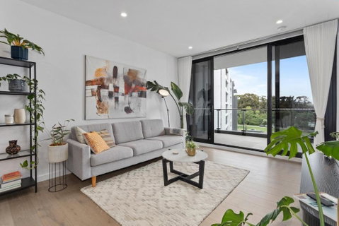 Perfect Location With 5 Star Amenities - Accommodation 4U 0