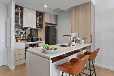 Perfect Location With 5 Star Amenities - Accommodation 4U 3