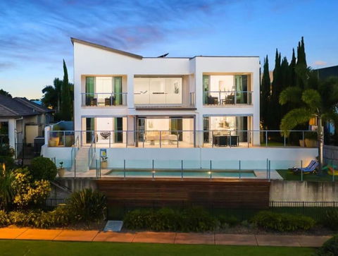 Perfect Summer Lake House - Accommodation 4U 0