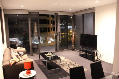 Perfectly Located Modern Apartment - Canberra CBD - Accommodation 4U 1