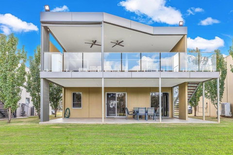 Perricoota Waters - Echuca Holiday Homes - Accommodation 4U 1