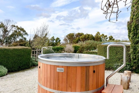 Petite Chateau Waterfront Chateau With Hot Tub - Accommodation 4U 3