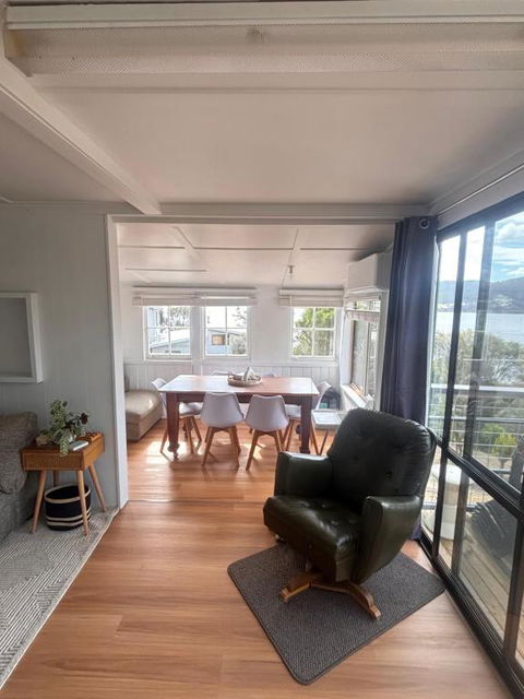 Pine Cottage - Accommodation 4U 0