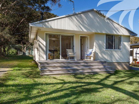 Pippis A Classic Beach House - Accommodation 4U 0