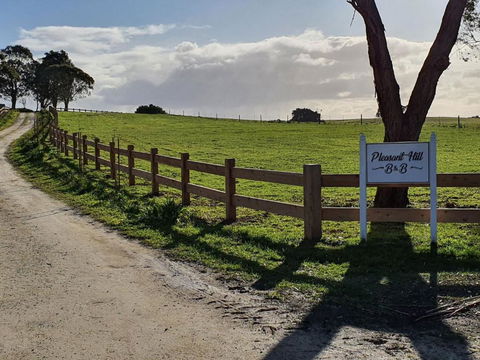 Pleasant Hill BnB - Accommodation 4U 1