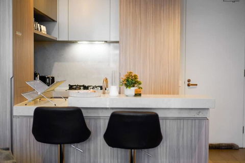 PM Residences - Modern Luxury 2BR Apt W Parking - Accommodation 4U 2