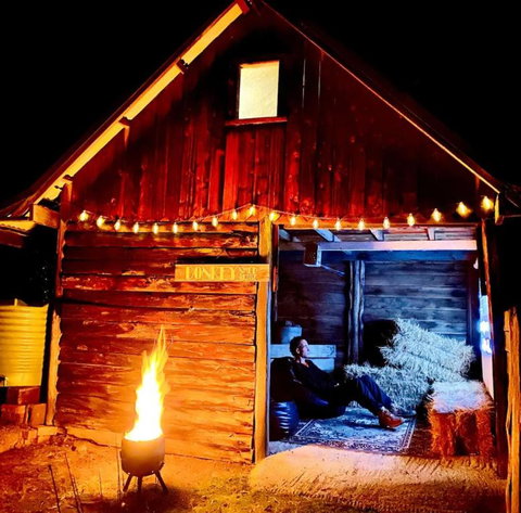 Poets Ode Featuring The Donkey Shed Theatre - Accommodation 4U 2