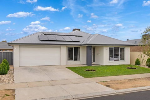 Popular Villa Shepparton - Accommodation 4U 0
