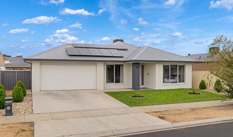 Popular Villa Shepparton - Accommodation 4U 1