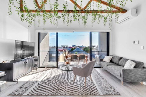 Portside Paradise - Steps Away From The Port - Accommodation 4U 0