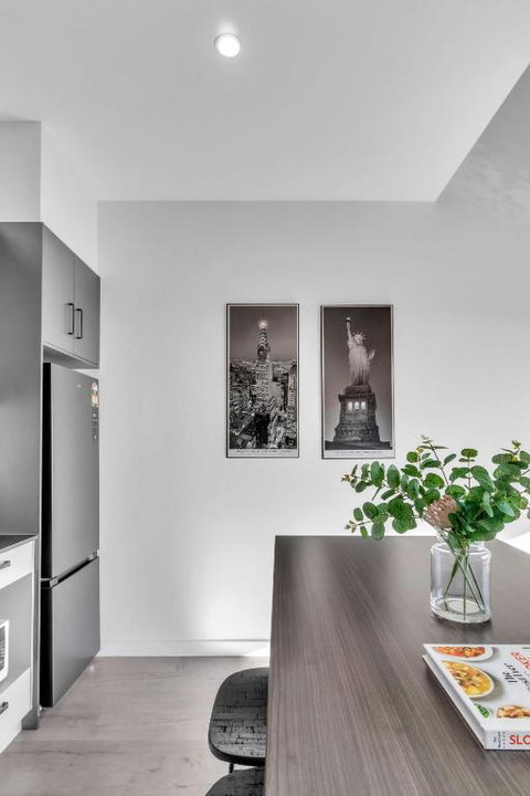 Portside Paradise - Steps Away From The Port - Accommodation 4U 1