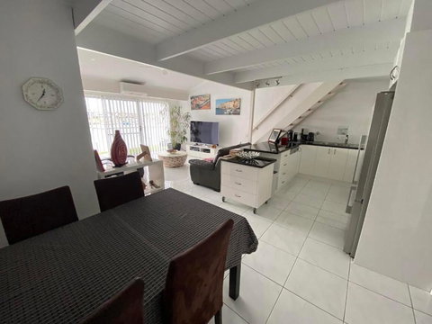 Port Lincoln Marina Waterfront Apartment - Accommodation 4U 2