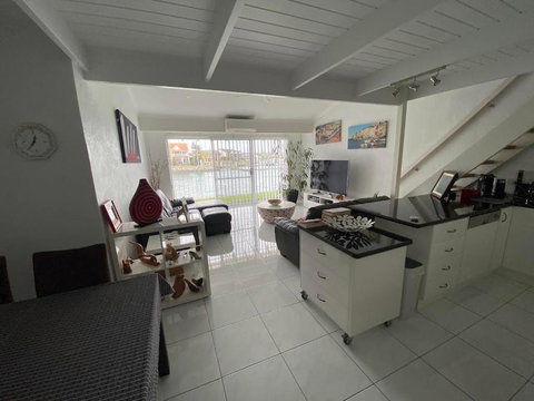 Port Lincoln Marina Waterfront Apartment - Accommodation 4U 3
