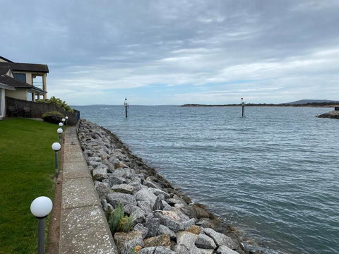 Port Lincoln Marina Waterfront Apartment - Accommodation 4U 1