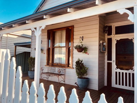 Railway Cottage - Accommodation 4U 2