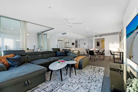 Q Tower Apartments In Surfers Paradise - From Level 3 - Self Contained & Privately Managed - Wow Stay - Accommodation 4U 3