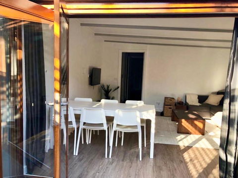 Quite, Quaint & Private Guesthouse, Sleeps 6 - Accommodation 4U 3