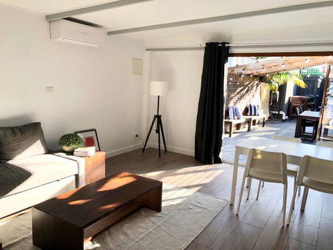Quite, Quaint & Private Guesthouse, Sleeps 6 - Accommodation 4U 2