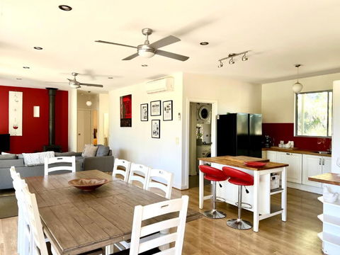 Powers Retreat Holiday House - Accommodation 4U 0