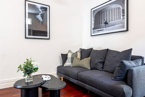 Prahran Timeless & Modern Haven, With Parking - Accommodation 4U 1