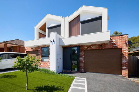 Preston Lux House 5 Bed 5 Bath - Accommodation 4U 2