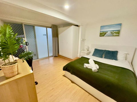 Prime 1BR Near Transport And Retail - Accommodation 4U 2