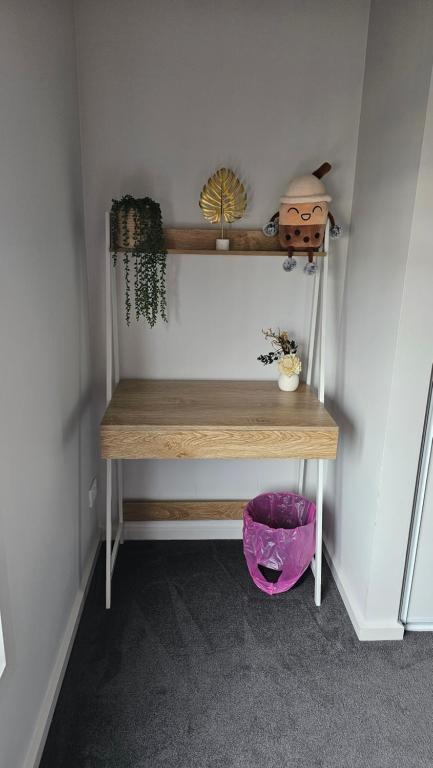 Private Master Bedroom With Ensuite In Officer - Accommodation 4U 1