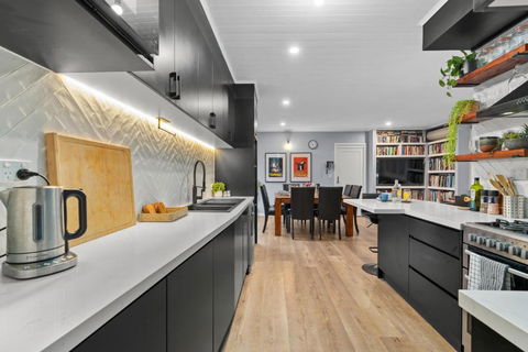 Private, Modern And Warm Family Home - Accommodation 4U 3
