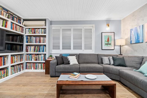 Private, Modern And Warm Family Home - Accommodation 4U 1