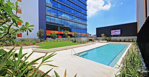 Private Bedroom & Bathroom In Shared Inner Brisbane Apartment - Accommodation 4U 1