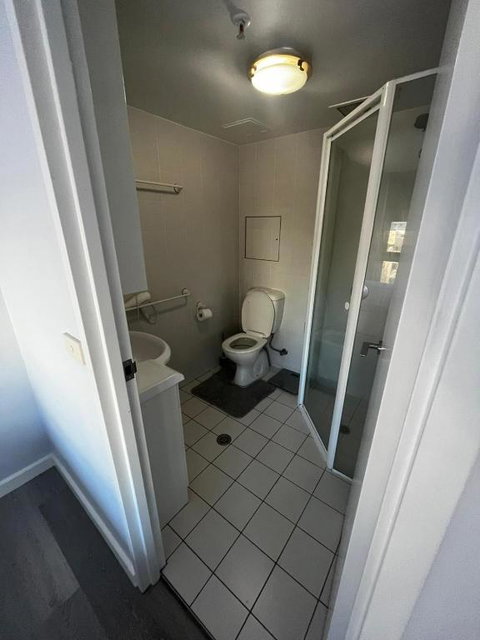 Private Room With Ensuite In The CBD - Accommodation 4U 3