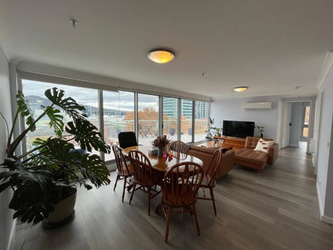 Private Room With Ensuite In The CBD - Accommodation 4U 0