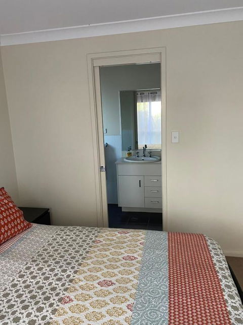 Private Room With Ensuite And Parking Close To Wollongong CBD - Accommodation 4U 2