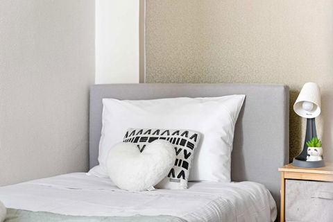 Private Single Room - Conveniently Located At Glebe - Shared Bathroom - Accommodation 4U 1