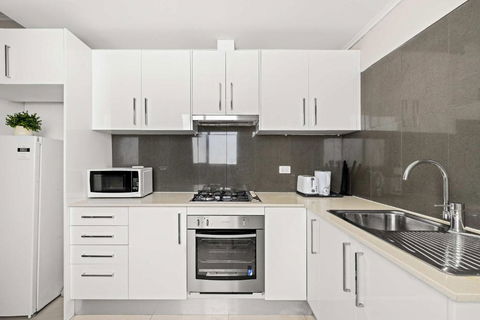Private Single Room - Conveniently Located At Glebe - Shared Bathroom - Accommodation 4U 3