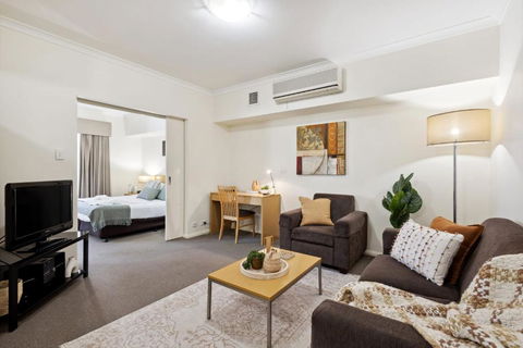 Prized Perth Retreat 1BDR - Accommodation 4U 1
