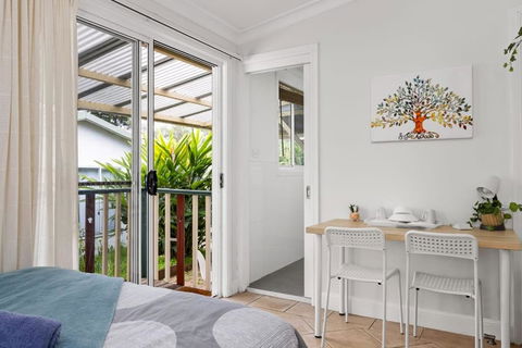 Quadruple Ensuite Room - Nearby Stations & Shops - Accommodation 4U 3