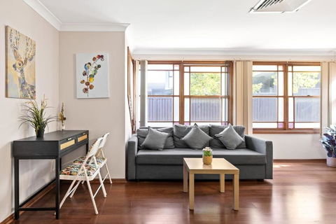 Quadruple Room W Ensuite In Gordon Near Train & Bus - Accommodation 4U 2